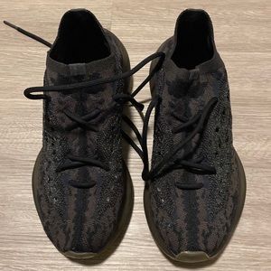 Yeezy Boost 380 Onyx (US 8)